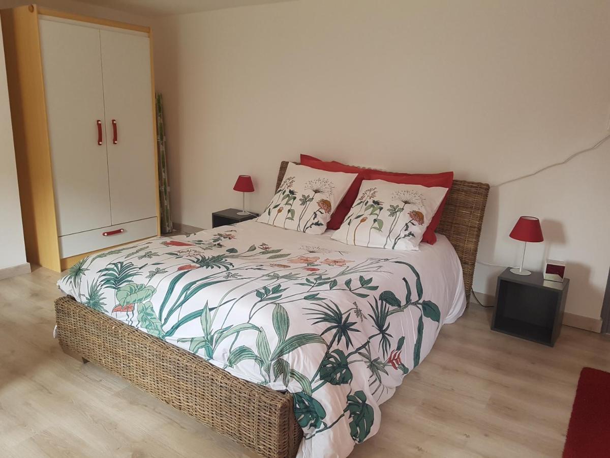 Gite De La Croisette Sommeilles Kültér fotó